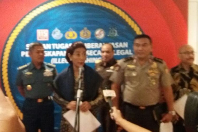 Menteri Kelautan dan Perikanan Susi Pudjiastuti saat Konferensi Pers Rapat Koordinasi Satgas 115 di Hotel Grand Sahid Jaya, Jakarta, Senin (10/7/2017). 