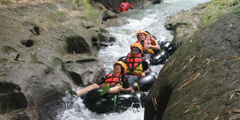 

Tubing Pusur di Kabupaten Klaten, Jawa Tengah berhasil menjadikan Sungai Pusur kembali bersih dan menghidupkan ekonomi desa.
