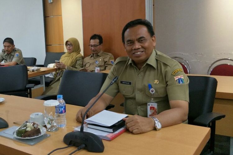 Sekretaris Daerah DKI Jakarta Saefullah di Gedung DPRD DKI Jakarta, Senin (27/11/2017). 