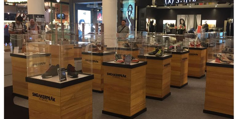 Sneakerpeak Kemang