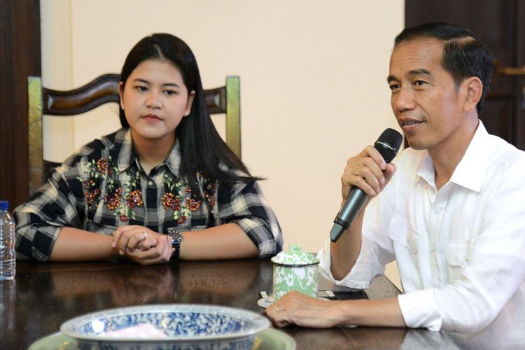 

Resepsi pernikahan putri Presiden Joko Widodo, Kahiyang Ayu dengan Muhammad Bobby Afif Nasution akan dilangsungkan di dua kota, yakni Solo pada 8 November 2017 dan Medan pada 24, 25 dan 26 November 2017.(ANTARA FOTO/HANDOUT/SETPRES/KRIS)