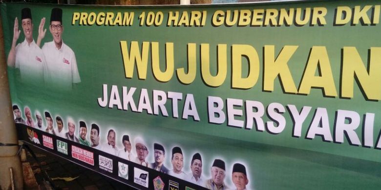 Spanduk Jakarta Bersyariah yang ditemukan di Jakarta pada Senin (3/4/2017).