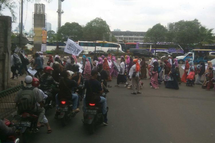 Massa Aksi 299 Bergerak ke Gedung MPR/DPR, Lalu Lintas Tersendat