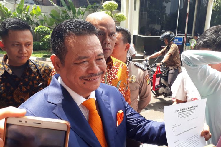 Otto Hasibuan pengacara Ketua DPR Setya Novanto mengundurkan diri, Jumat (8/12/2017).