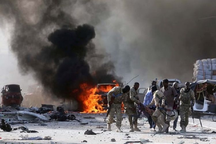 Bom truk meledak di Mogadishu, Somalia, pada Sabtu (14/10/2017) waktu setempat menyebabkan sedikitnya 20 orang tewas.