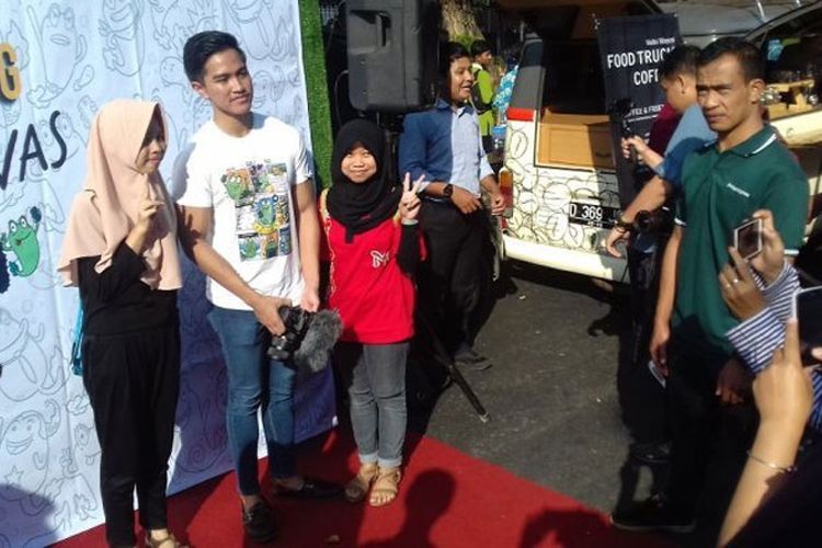 Ketika Dua Putra Presiden Jokowi Berjualan di "Car Free Day" Solo