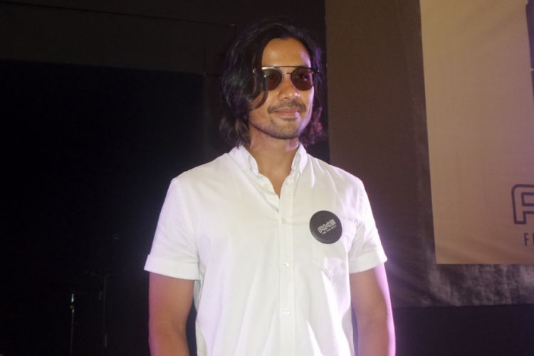 Chicco Jerikho diabadikan usai acara peluncuran kampanye Find Your Magic AXE di Senayan City, Jakarta Pusat, Kamis (18/5/2017) sore.