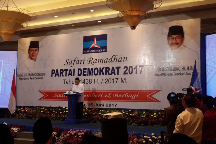 Presiden ke-6 RI yang juga Ketua Umum Partai Demokrat Susilo Bambang Yudhoyono (SBY) saat menghadiri Safari Ramadhan Partai Demokrat di Hotel Santika, Kota Malang, Kamis (15/6/2017)