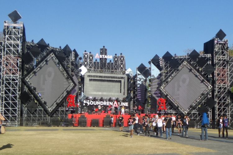 

 A Stage
