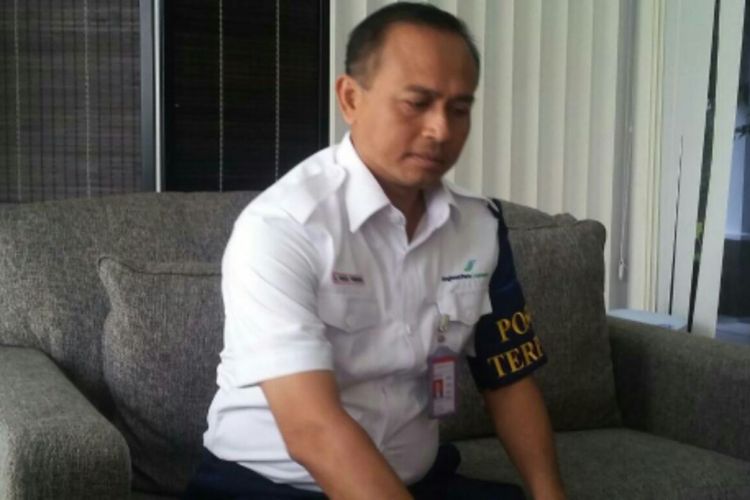 Viral Sopir Taksi "Online" Dihukum Buka Baju, Ini Kata Angkasa Pura I