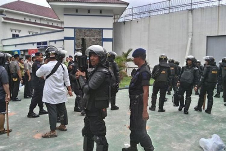 174 Tahanan Rutan Pekanbaru Buron, Polisi Terkendala Nama, Alamat, dan Foto