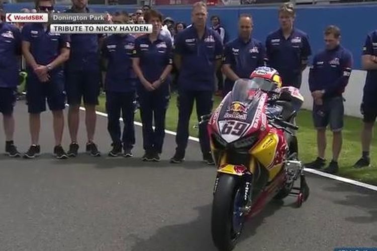 Upacara untuk mengenang Nicky Hayden di WSBK Doninggton Park