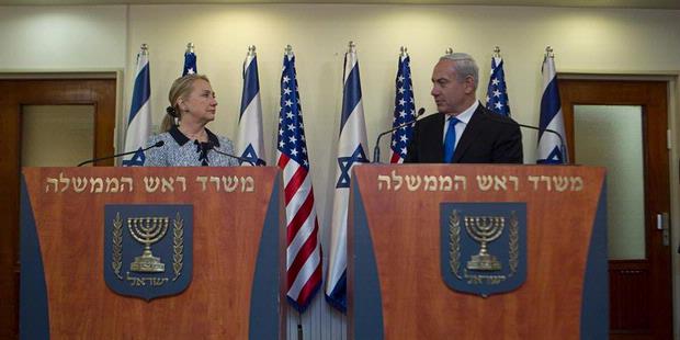 Hillary Clinton Bertemu Netanyahu Bahas Gencatan Senjata