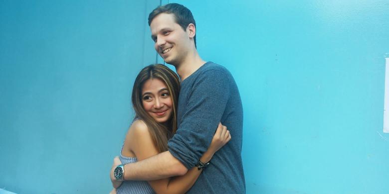 Nadia Vega dan Suami
