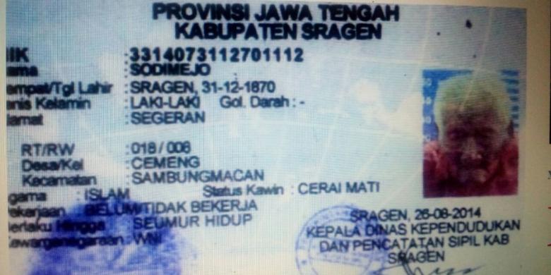 

Kartu Tanda Penduduk milik Suparman Sodimejo menunjukkan catatan kelahirannya pada 31 Desember 1870.