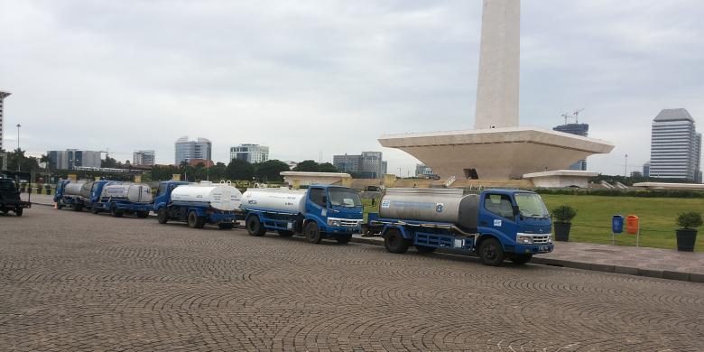 monas