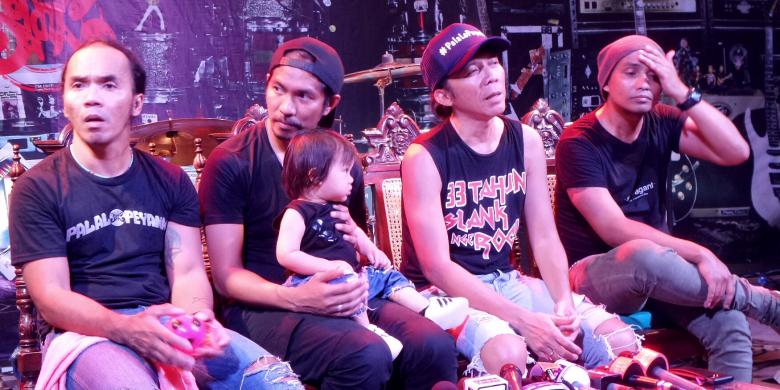 Grup band Slank saat jumpa pers peluncuran album Palalopeyank di gang Potlot, Duren Tiga, Jakarta Selatan, Selasa (7/2/2017).