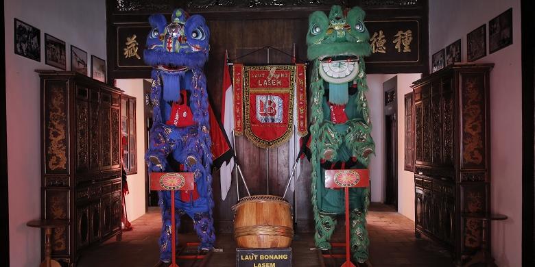 
Bagian dalam bangunan Homestay Tiongkok Kecil Heritage di Desa Karangturi, Kecamatan Lasem, Kabupaten Rembang, Jawa Tengah, Jumat (10/2/2017). Tiongkok Kecil Heritage adalah bangunan bergaya Cina Hindia yang bisa diinapi oleh wisatawan.