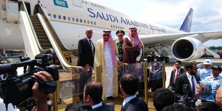 

Raja Arab Saudi Salman Bin Abdulazis Al Saud meninggalkan Pulau Bali, Minggu (12/3/2017) pada pukul 11.13 Wita, menggunakan pesawat kerajaan.