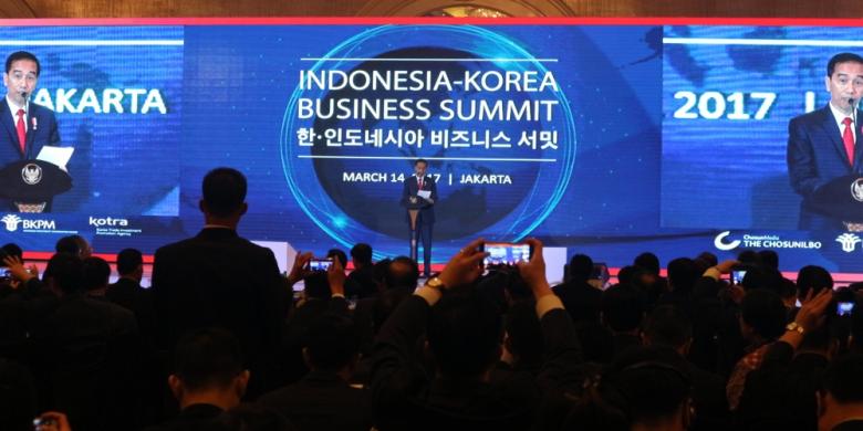 Presiden Joko Widodo saat membuka Indonesia-Korea Business Summit, di Jakarta, Selasa (14/3/2017).